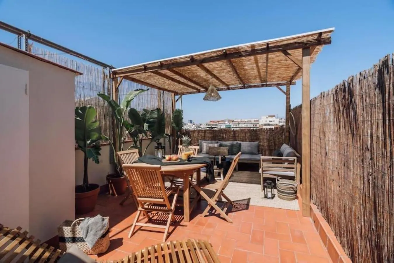 Bolia - 2 Bedroom And Terrace In Eixample Esquerra Barcelona Apartment