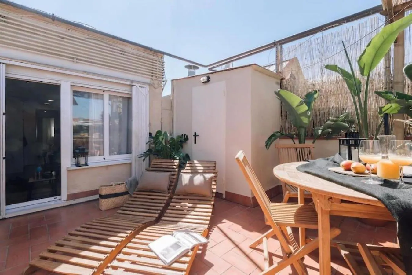 Bolia - 2 Bedroom And Terrace In Eixample Esquerra Barcelona Spain